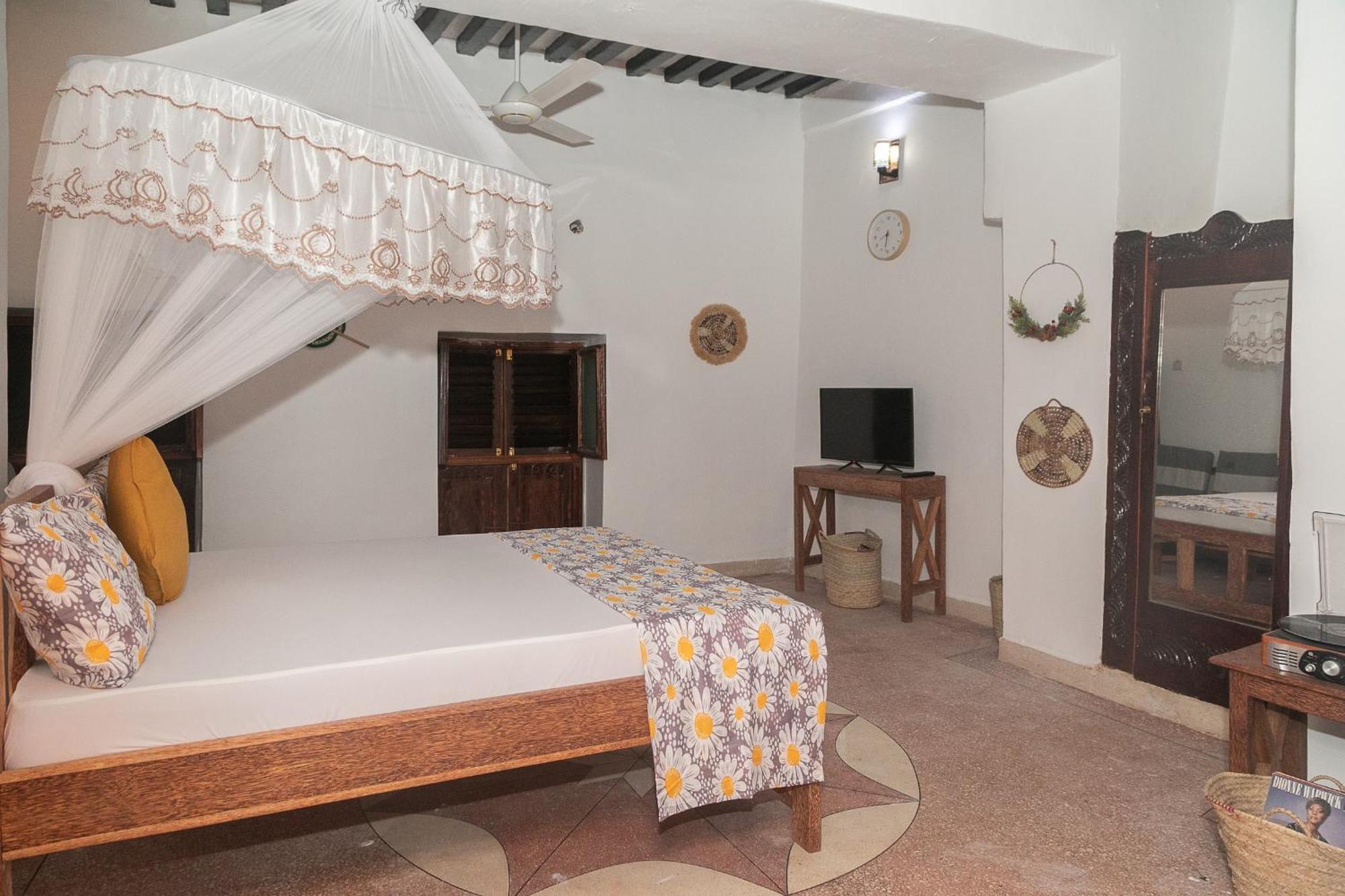 Отель Zanzibar Spice Nest House Экстерьер фото